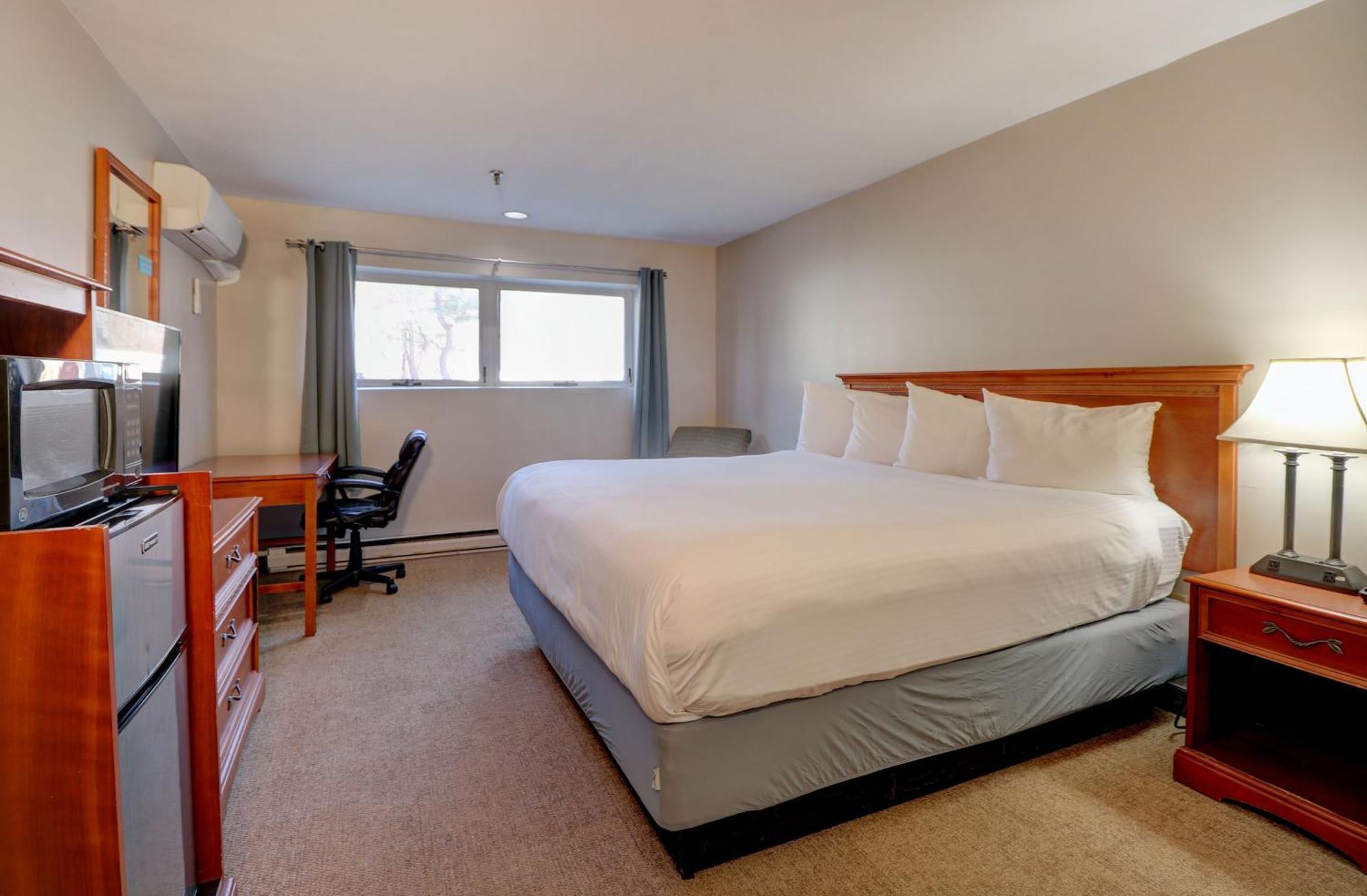 Anchorage Inn And Suites Portsmouth Eksteriør billede